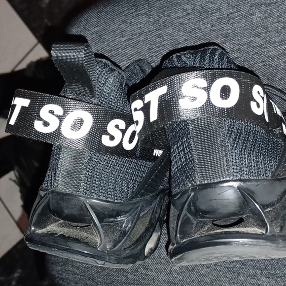 Just So So Athletic Non-Slip Shoe Womens Size EU 39 fits US Size 8 Black/White - Picture 4 of 5